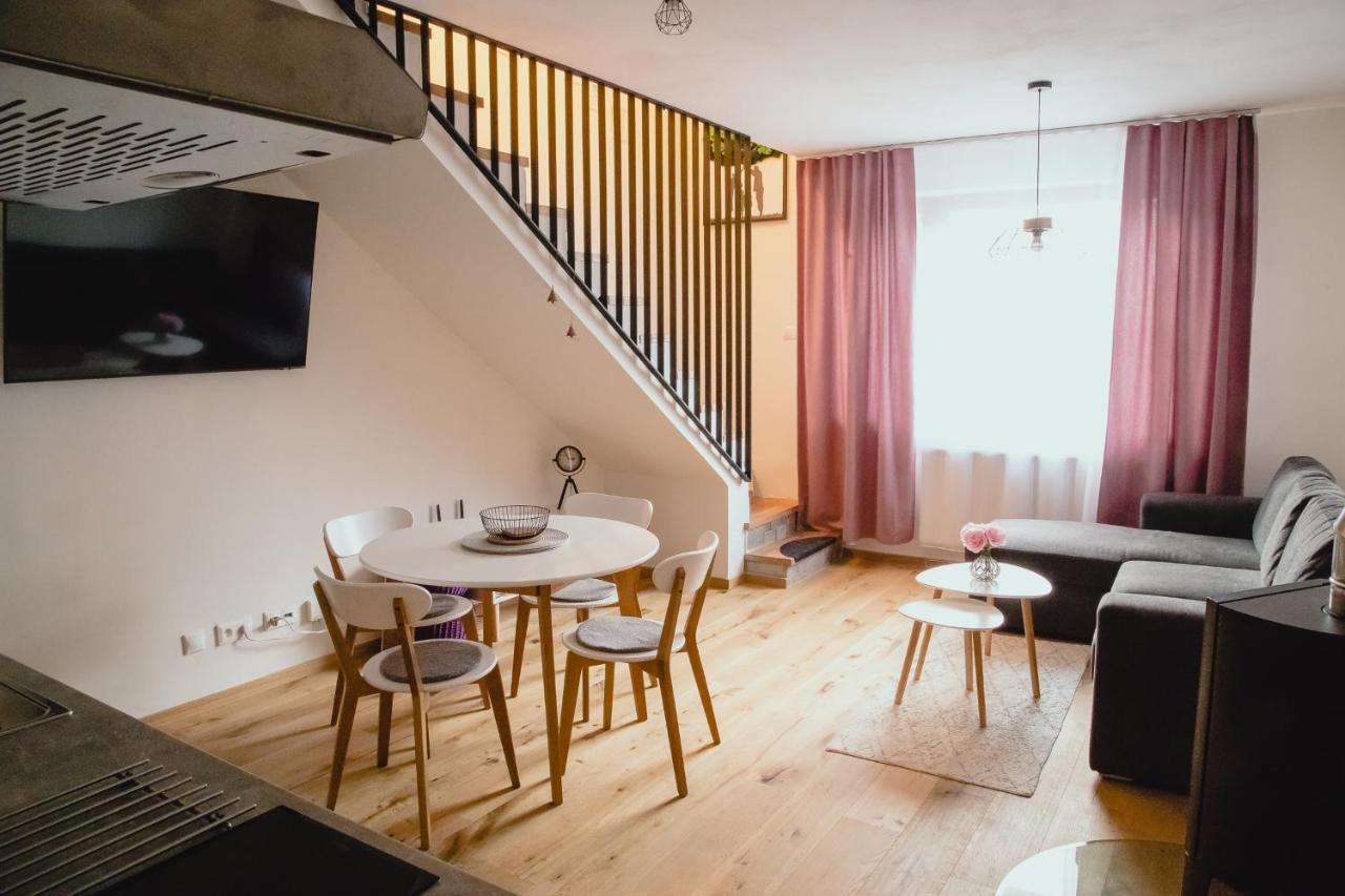 Apartman Rodinna Pohoda มีโต ป็อด จุมเบียรอม ภายนอก รูปภาพ