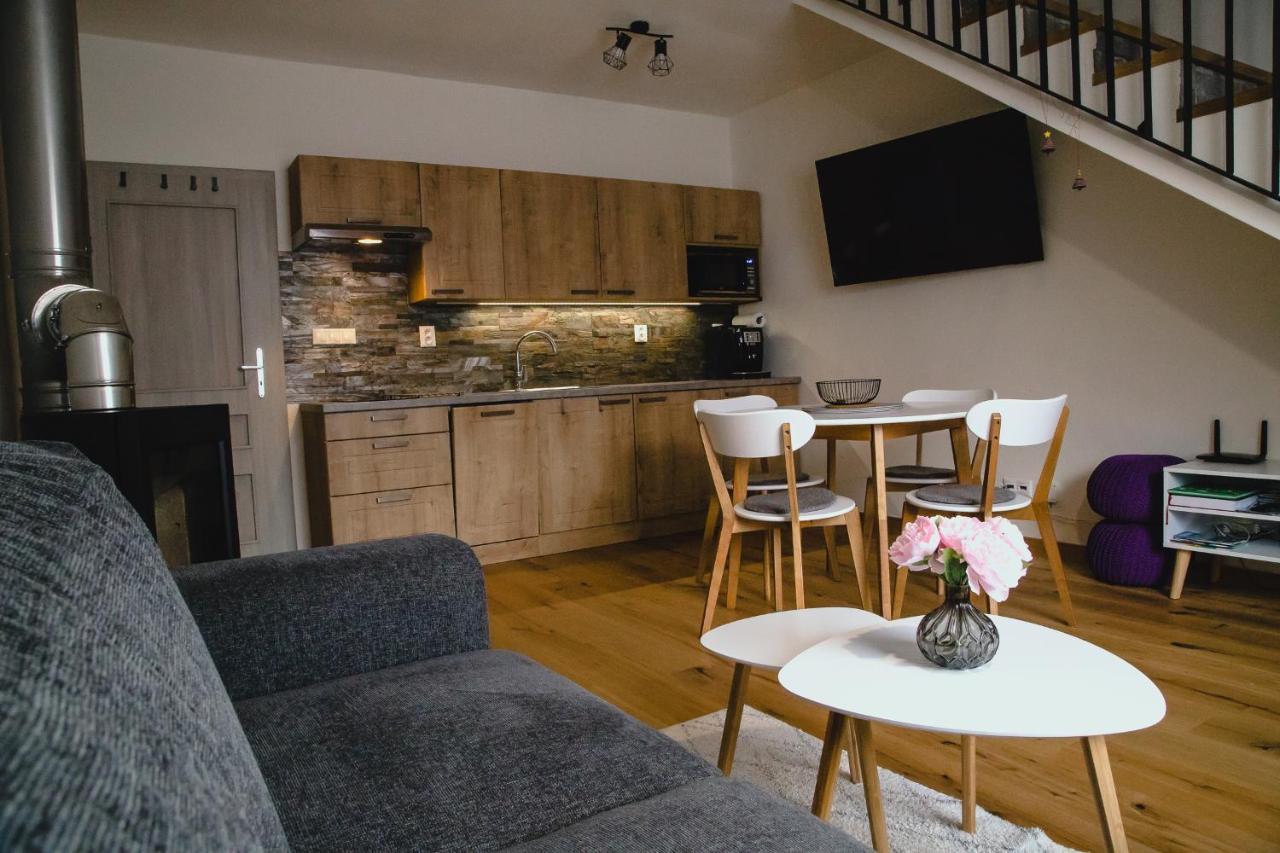 Apartman Rodinna Pohoda มีโต ป็อด จุมเบียรอม ภายนอก รูปภาพ